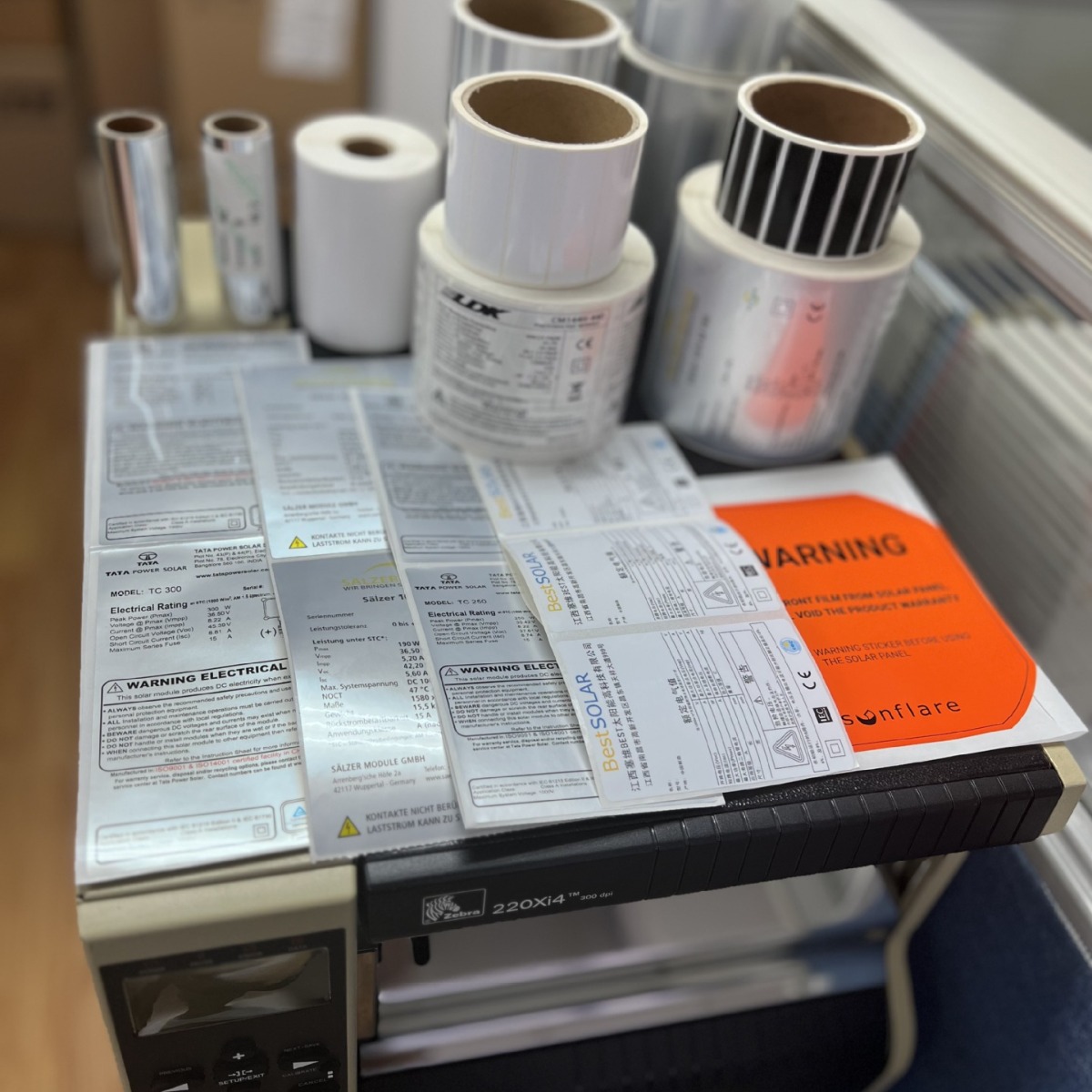 恩施市冠豪太阳能汽车铭牌模切彩印SOLAR PANEL POLYESTER LABEL