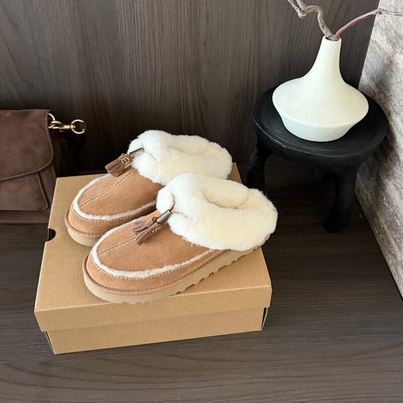 Fluffy slippers, new winter snow boots for women, casual cotton slippers with tassels, cute lamb wool slippers Fluffy slippers, new winter snow boots for women, casual cotton slippers with tassels, cute lamb wool slippers