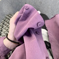 紫のシャツの純綿のドーパミンのシャツの女性の春の新型はゆったりしています。