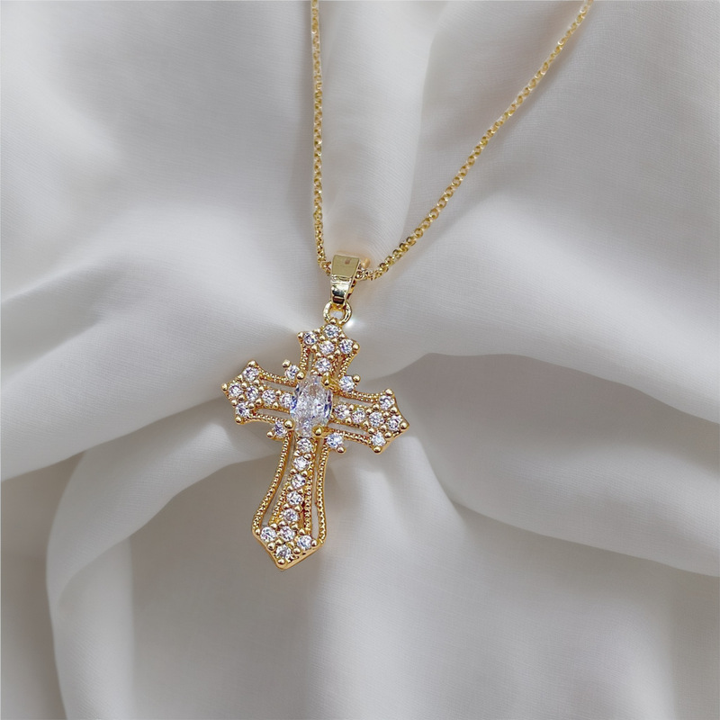 ヨーロッパとアメリカのクロスボーダー 18k ゴールドフィルド ins レトロパンクネックレスペンダントジルコン鎖骨チェーンアクセサリー在庫卸売|undefined