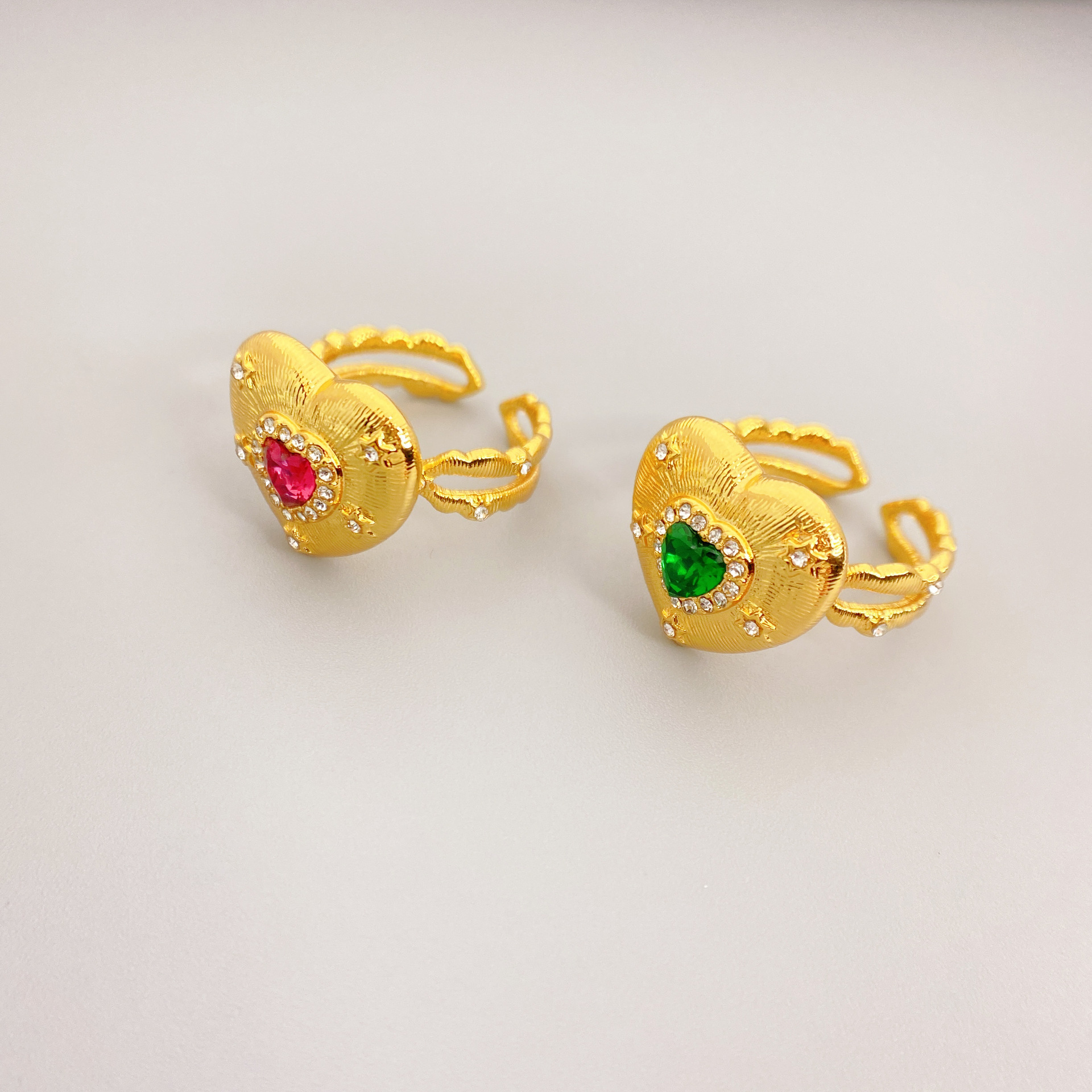 Retro Heart Shape Copper Plating Inlay Artificial Gemstones Rings 1 Piece