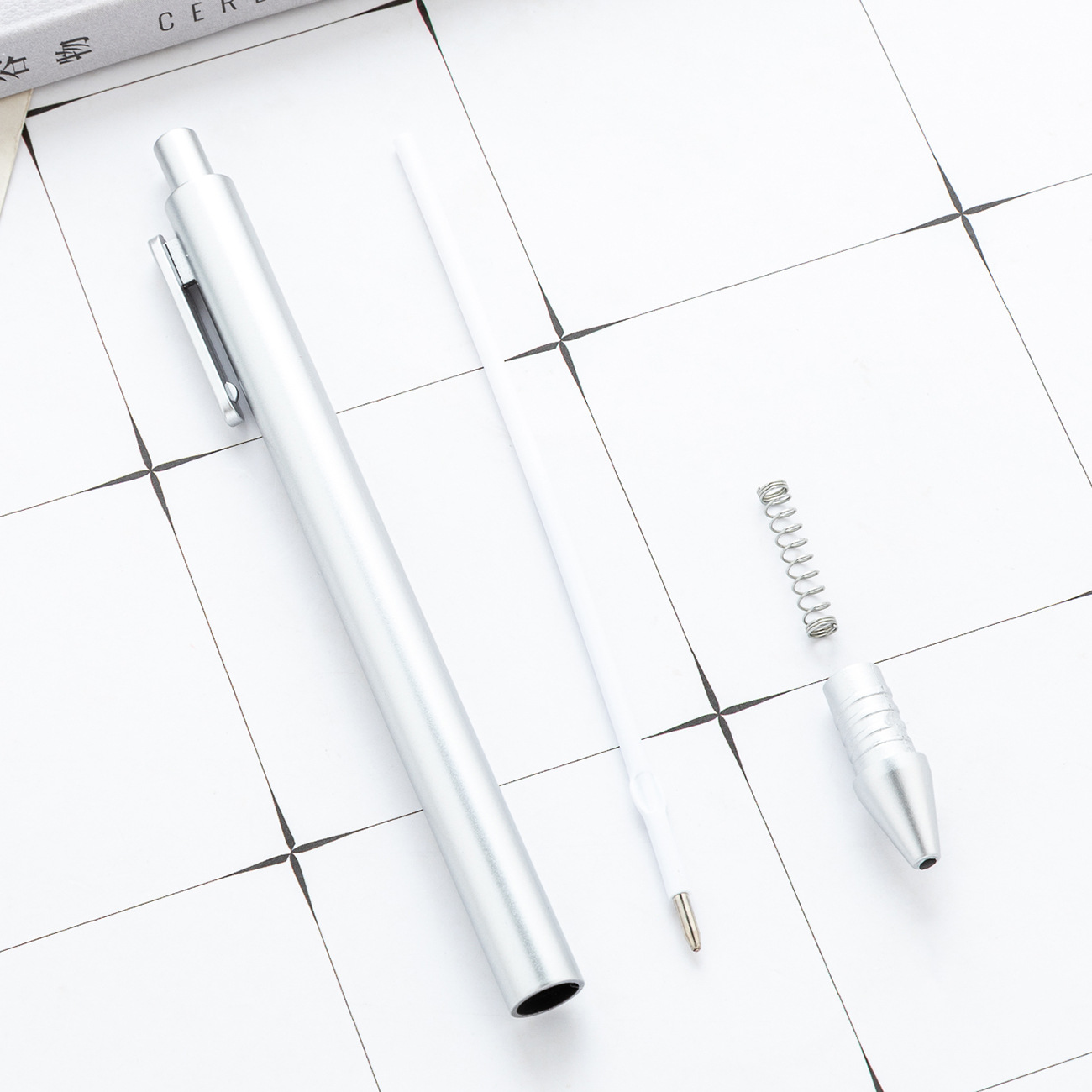 Bolígrafo de plástico, logotipo imprimible, pintura en aerosol multicolor, bolígrafo de prensa, publicidad promocional, bolígrafo de regalo al por mayor