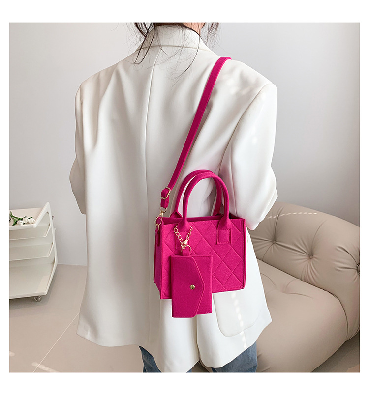 Women's Medium Felt Solid Color Streetwear Square Zipper Handbag display picture 6