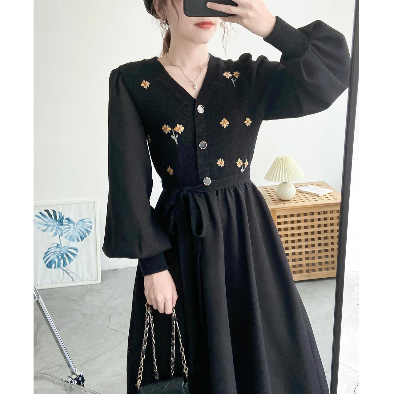 French tender knitting Dress Autumn and winter 2022 new pattern thickening Long sleeve Bottoming skirt longuette