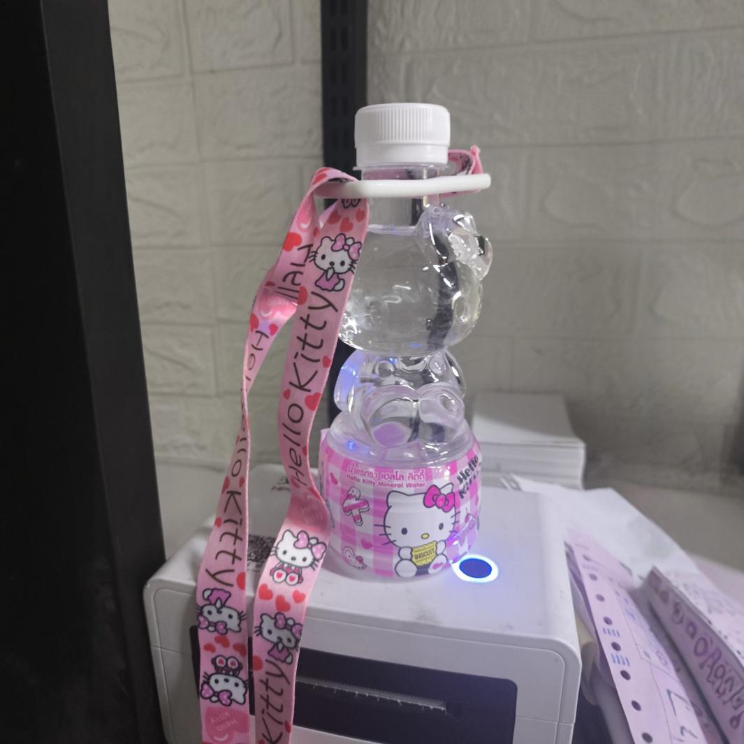 Free shipping Thailand Sanrio mineral water hellokitty Pure water.