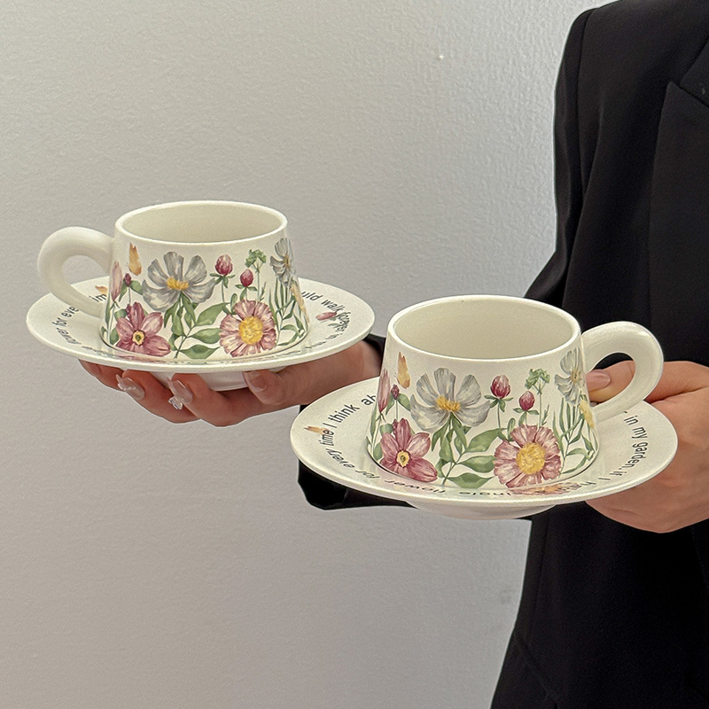 Estilo ins, ligero, lujoso y elegante, juego de tazas y platillos de café, taza de té de la tarde, taza de café con leche, taza de cerámica femenina de alto valor