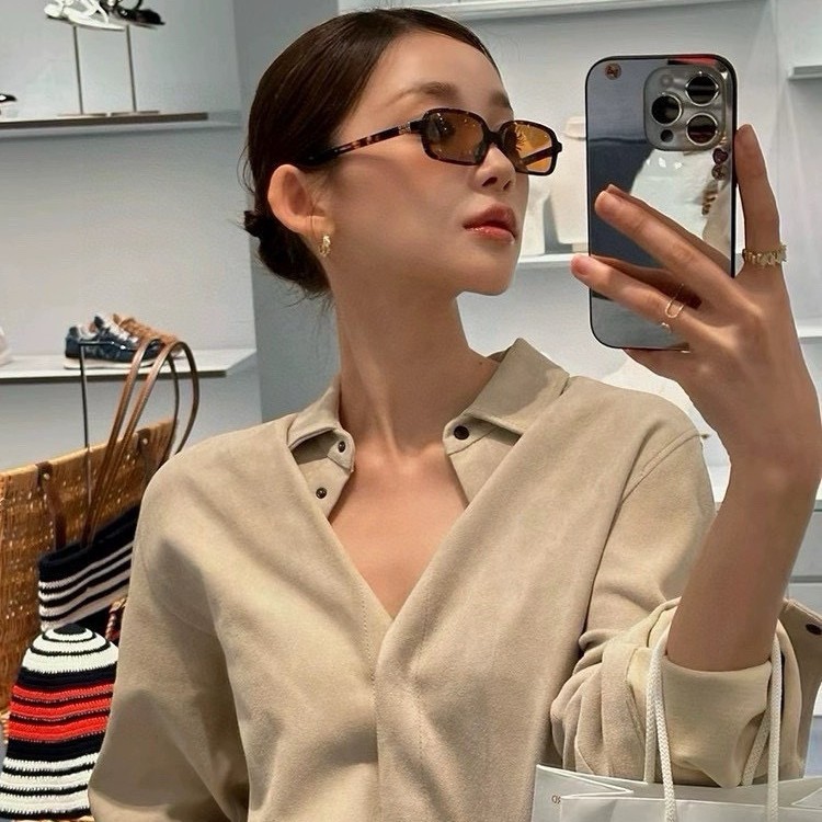 여성을 위한 새로운 한국식 괴짜 사각형 프레임 거북이색 선글라스, 트렌디하고 패셔너블하며 고급스러운 작은 얼굴과 둥근 얼굴 선글라스