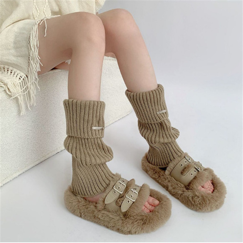 Japanese-style loose leg sleeve socks, versatile, beanie socks with metal tags, warm knitting shoe covers for women, autumn and winter version