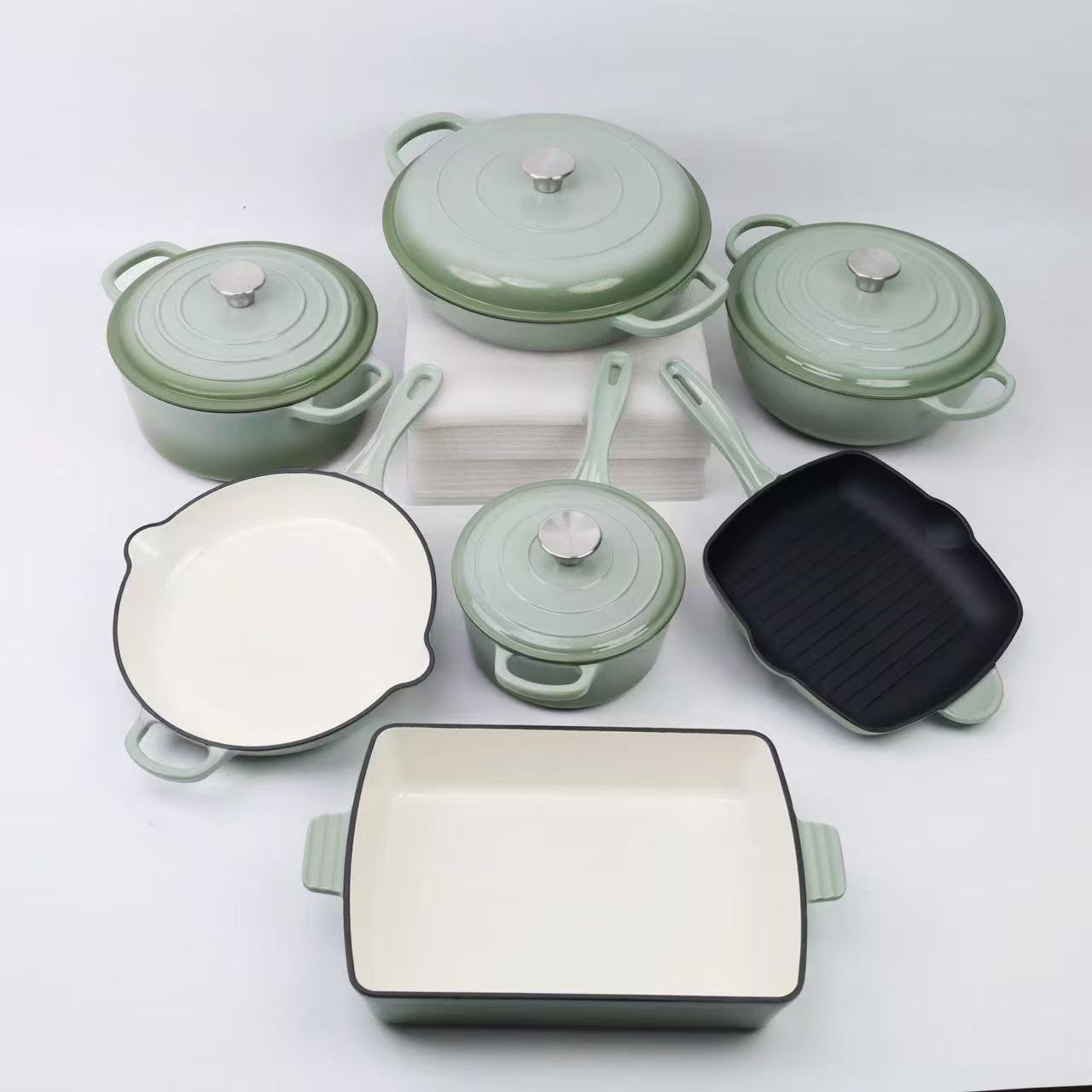 Factory direct enamel cast iron casserole pot for home use, suitable for open flame and gas stoves, universal cookware set