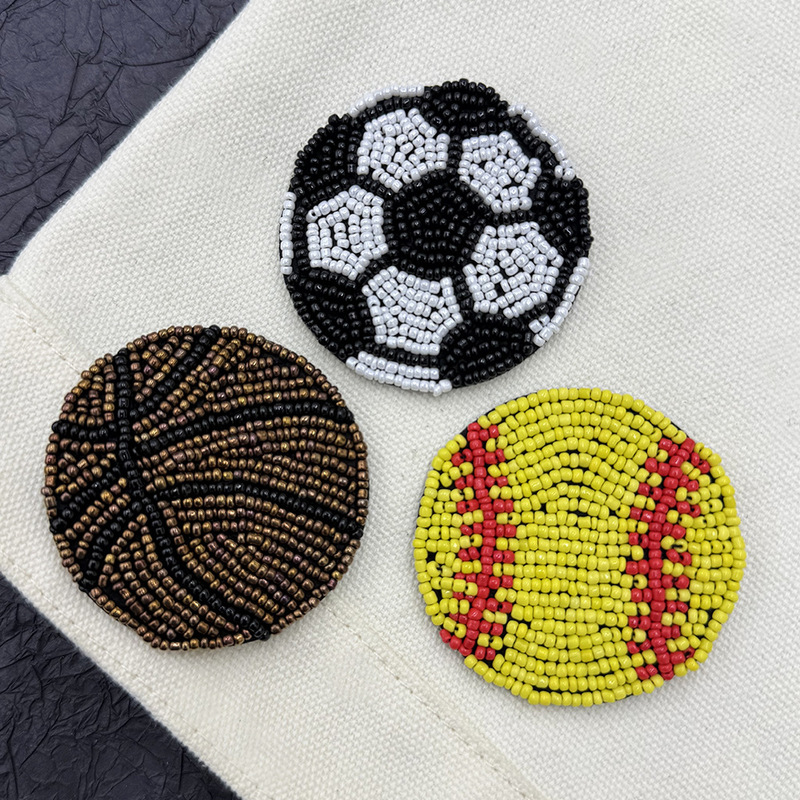 Personalized creative basketball football handmade beaded cloth brooch buckle DIY clothes bag hat badge Personalized creative basketball football handmade beaded cloth brooch buckle DIY clothes bag hat badge