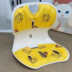 腰をかばって座る姿勢を矯正します。