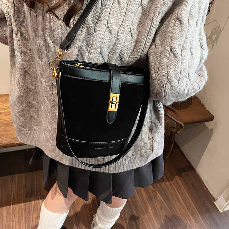 Bolso transfronterizo bolso de mujer nicho de diseño 2024 bolso de cubo de moda leopardo serie explosiva portátil hombro único