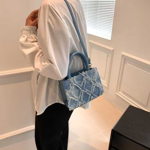 Retro handbag casual crossbody bag this year's popular bag for women  autumn new fashion simple small square bag