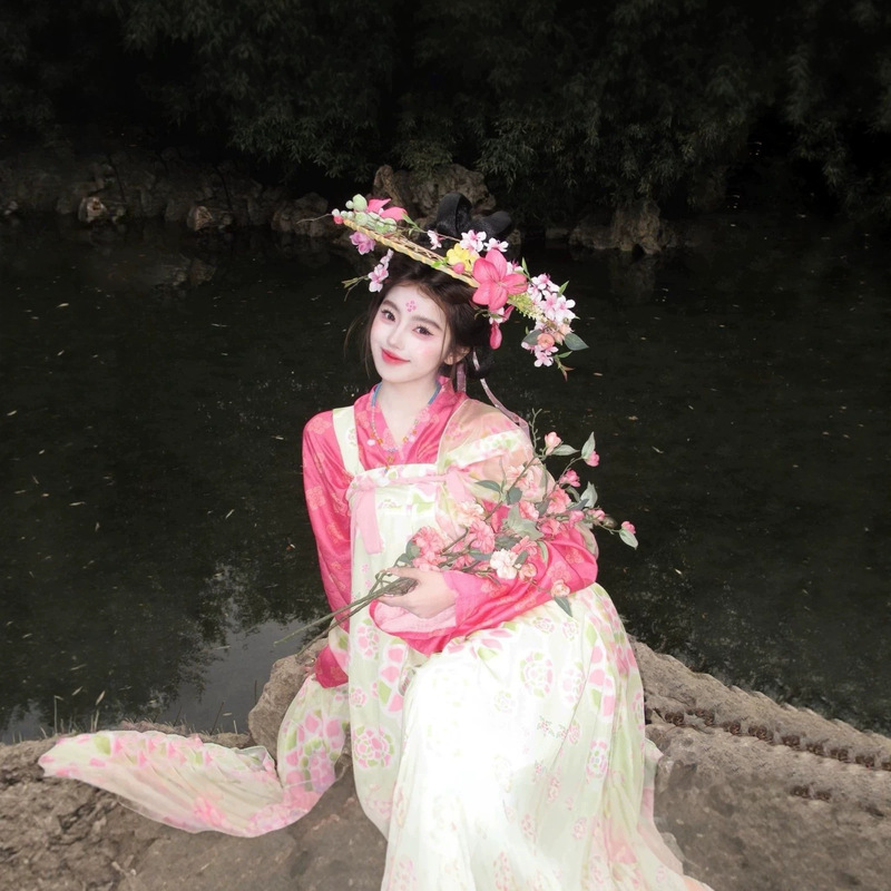 New Trendy Cool Style Jacquard Print Hanfu Set with Hidden Patterns, Modified Tang Style, Spring and Summer High-Waisted Outfit, Popular Online for Spring, Summer, and Autumn New Trendy Cool Style Jacquard Print Hanfu Set with Hidden Patterns, Modified Tang Style, Spring and Summer High-Waisted Outfit, Popular Online for Spring, Summer, and Autumn
