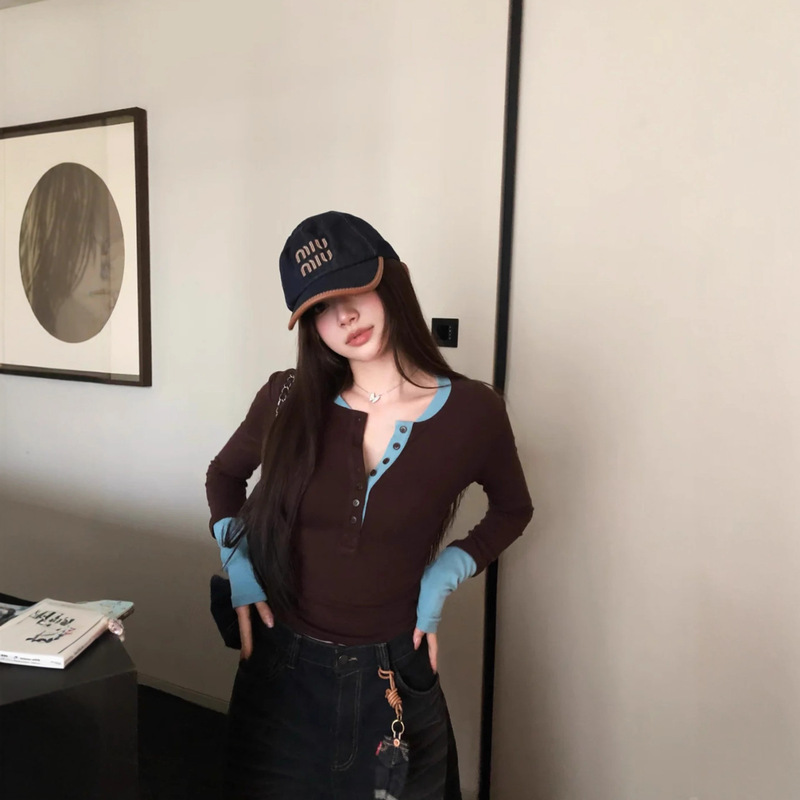 Designed Fake Two-Piece Color-Blocked Henry Collar Long-Sleeved T-Shirt for Women in Autumn, Sexy, High-End, Slimming Look Inner Layering Top