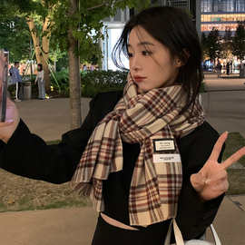 绿色复古格子围巾女冬季2022新款百搭高级感保暖长披肩时尚围脖