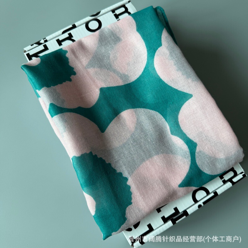 Finnish Flower Wool Blend Soft Floral Silk Scarf Spring and Summer Thin Sun Protection Shawl Gift Box Set Stylish Scarf for Women