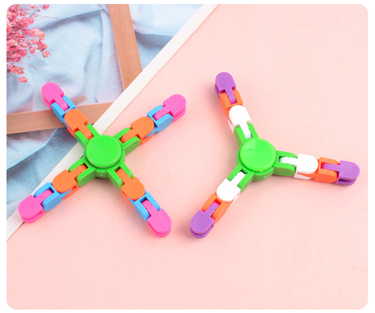 Variety Of Fingertips Gyro Decompression Chain Gyro 4-section Bicycle Chain Gyro Decompression Toy display picture 4