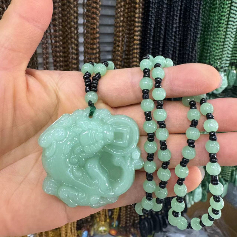 라이트 그린 볼 목걸이 + 머니 픽시우