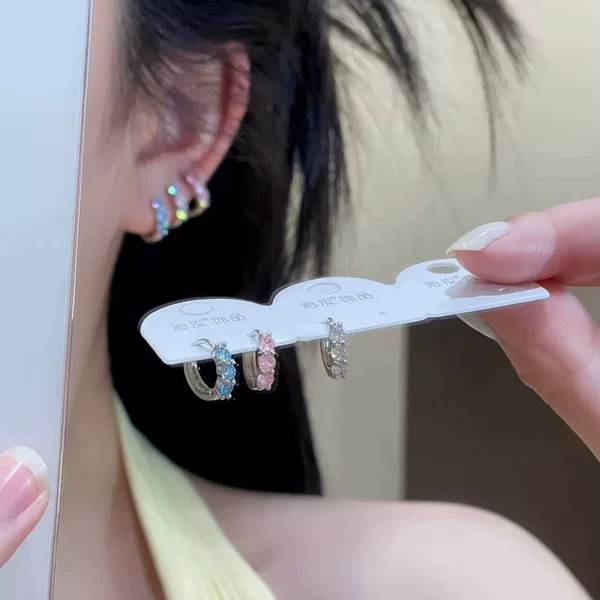 New Round Diamond Ear Cuff Earrings for Women, Light Luxury Niche High-End Style, Fashionable and Versatile Temperament Earrings with Colorful Diamonds
