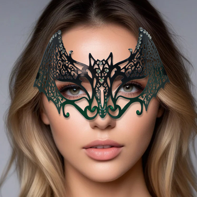Carnaval de Halloween Máscara de metal veneciano con pintura en aerosol de diamantes de murciélago Máscara de fiesta de disfraces de diamantes huecos