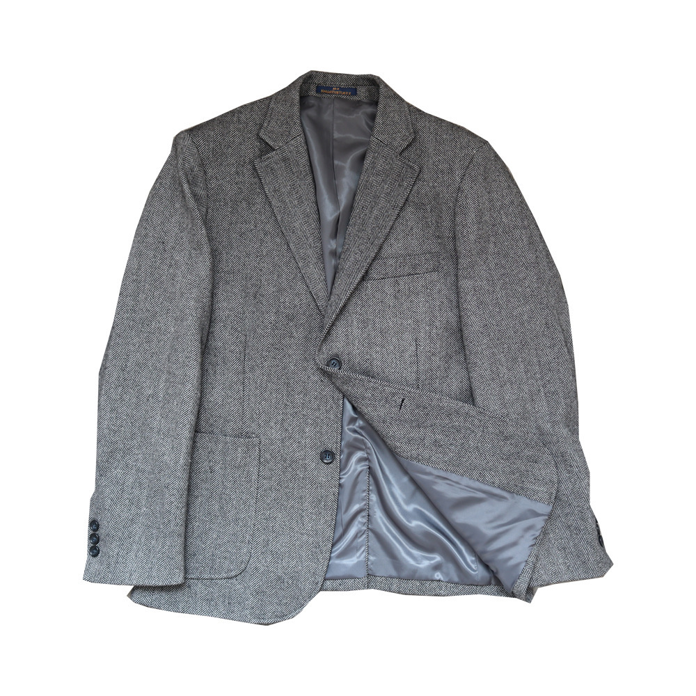 Gray pocket square suit / M
