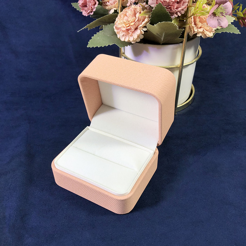 Cubierta de ángulo redondeado fresco caja de joyería de cuero PU caja de embalaje de joyería de moda anillo brazalete embalaje de joyería
