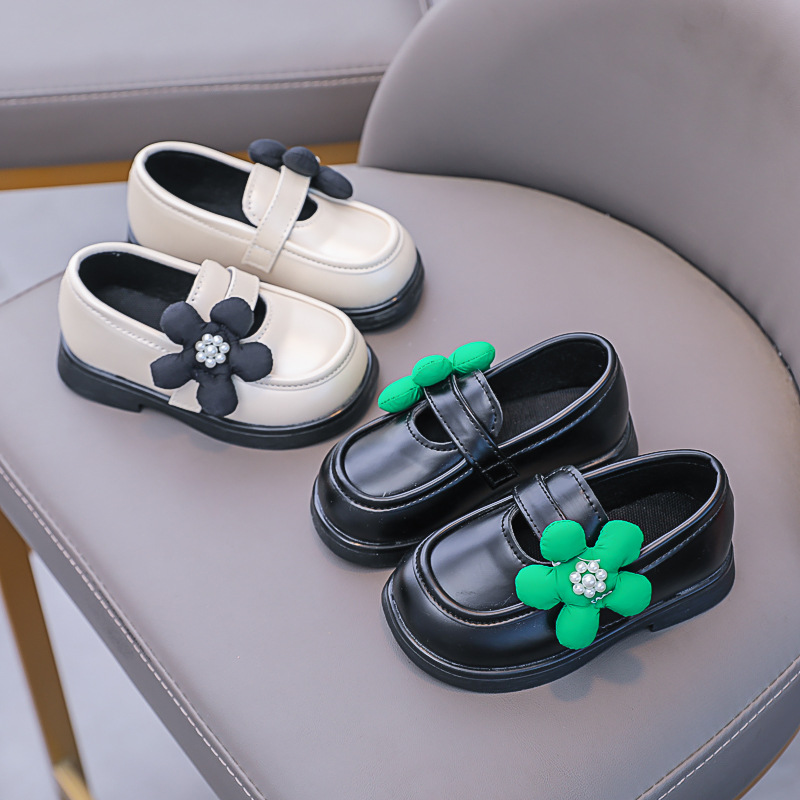 Zapatos de cuero pequeños para niña, zapatos de princesa de estilo preppy, planos de flores para niña pequeña y mediana, otoño 2024