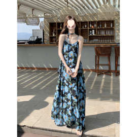 法式气质蓝色碎花吊带连衣裙女夏2025新款独特漂亮小众不撞款长裙