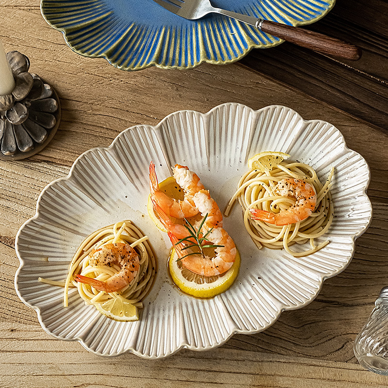 De estilo japonés de la vendimia de encaje de cerámica plato de pescado restaurante vajilla de alta calidad plato de pescado al vapor hogar micro defecto