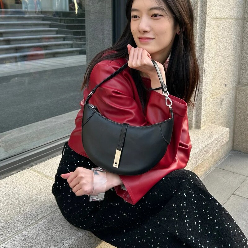 Raff's New Polo Crescent Bag, Cowhide Underarm Bag, Retro Fashion Saddle Handbag, Commuter Shoulder Bag for Women Raff's New Polo Crescent Bag, Cowhide Underarm Bag, Retro Fashion Saddle Handbag, Commuter Shoulder Bag for Women