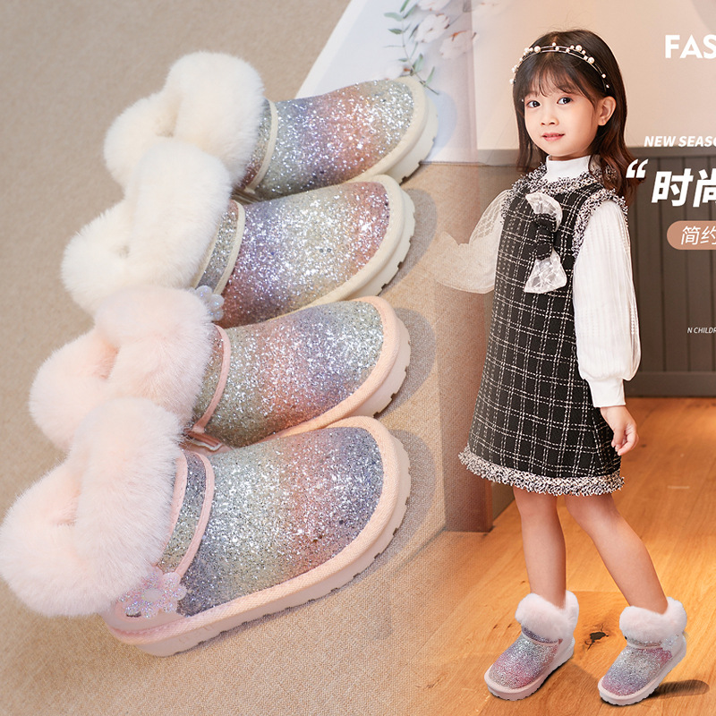 Botas de nieve para niñas, estilo nuevo invierno 2025, zapatos de algodón grandes para niños con forro de piel y forro polar, botas cortas para niñas, botas de algodón gruesas y cálidas.