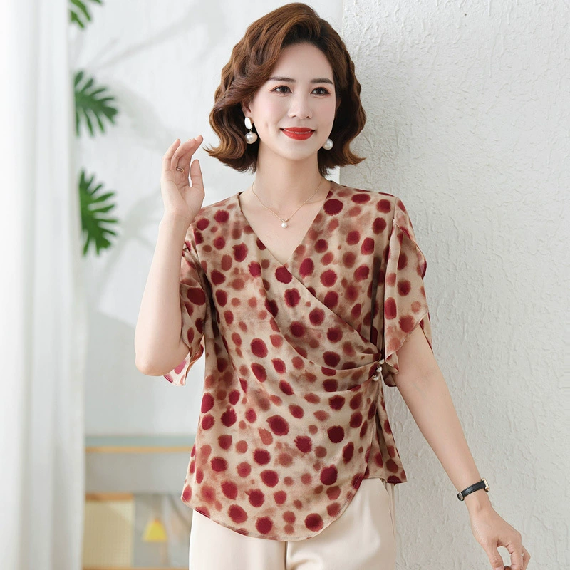 В прямом эфире темперамент тонкий с короткими рукавами шифоновая рубашка женская 2025 новая женская одежда среднего возраста белая футболка