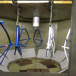 Supply Bicycle Fully Automatic Powder Spray Equipment / Hardware Painting Powder Production Line / Effect Good Price Discount