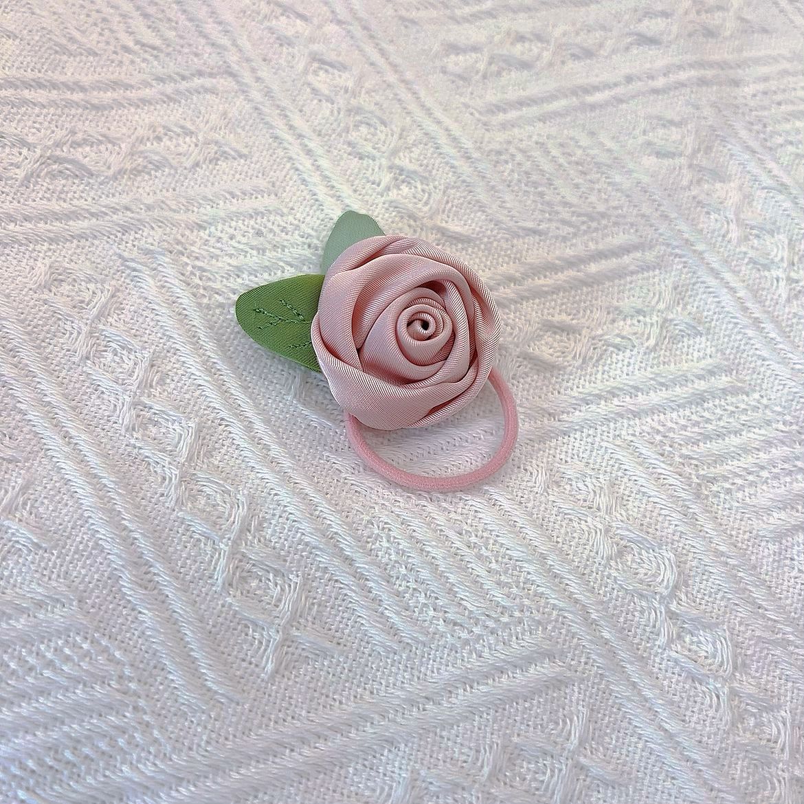 Pinces à cheveux roses colorées et délicates, accessoires haut de gamme, de niche et élégants pour femmes._voghion.com