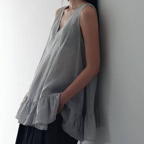 New 2025 European High-Quality Summer Versatile Slimming Sleeveless Tank Top Women's Loose Slimming Top Trendy