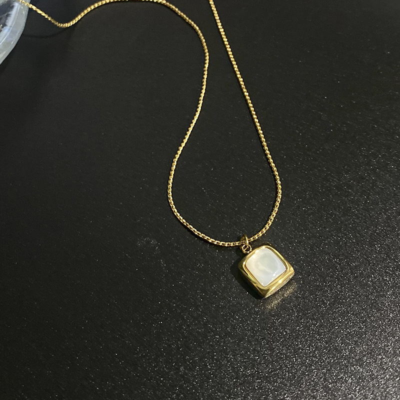 Three dimensional square necklace stainless steel