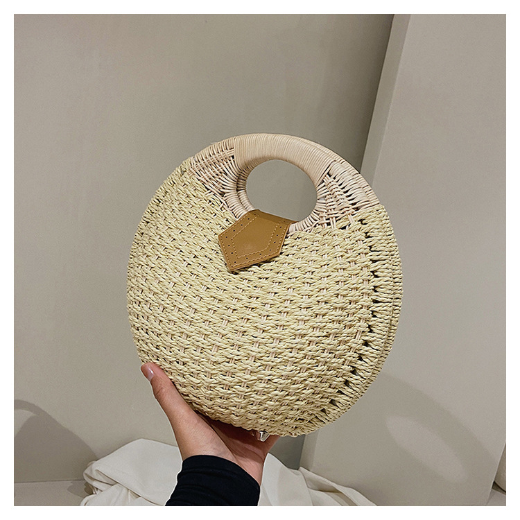 New Retro Style Hand-held Hand-carrying Round Straw Bag display picture 2