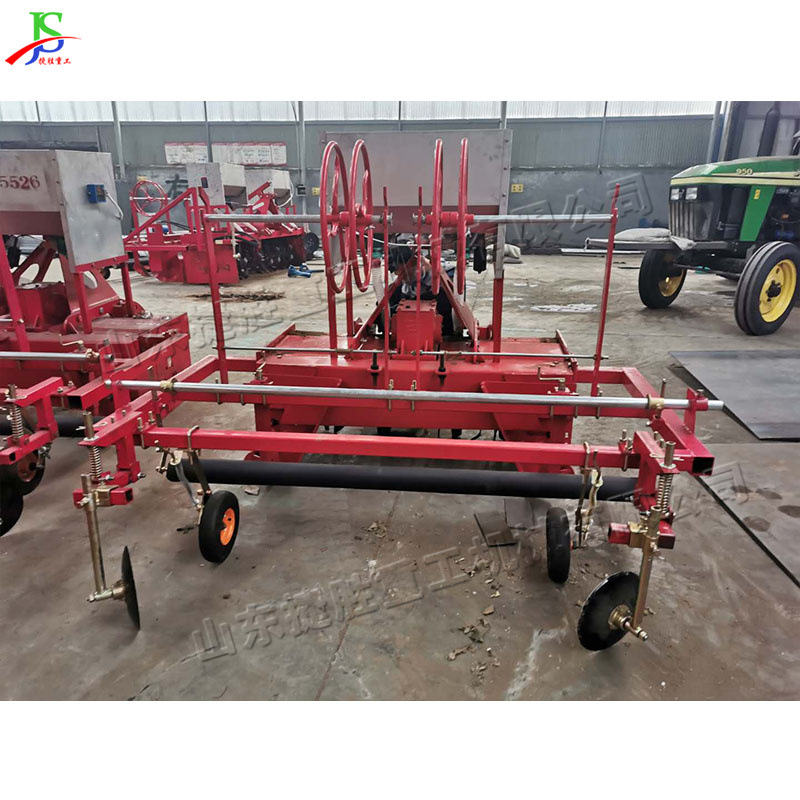 máquina integral de perforación de recubrimiento de película de tierras de cultivo máquina de recubrimiento de película de pulverización tipo trasero de tractor equipo de perforación agrícola image 3