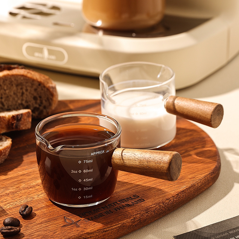 With scale and milk jar glass small milk cup Italian espresso cup extraction measuring cup western food juice bucket sauce dish With scale and milk jar glass small milk cup Italian espresso cup extraction measuring cup western food juice bucket sauce dish