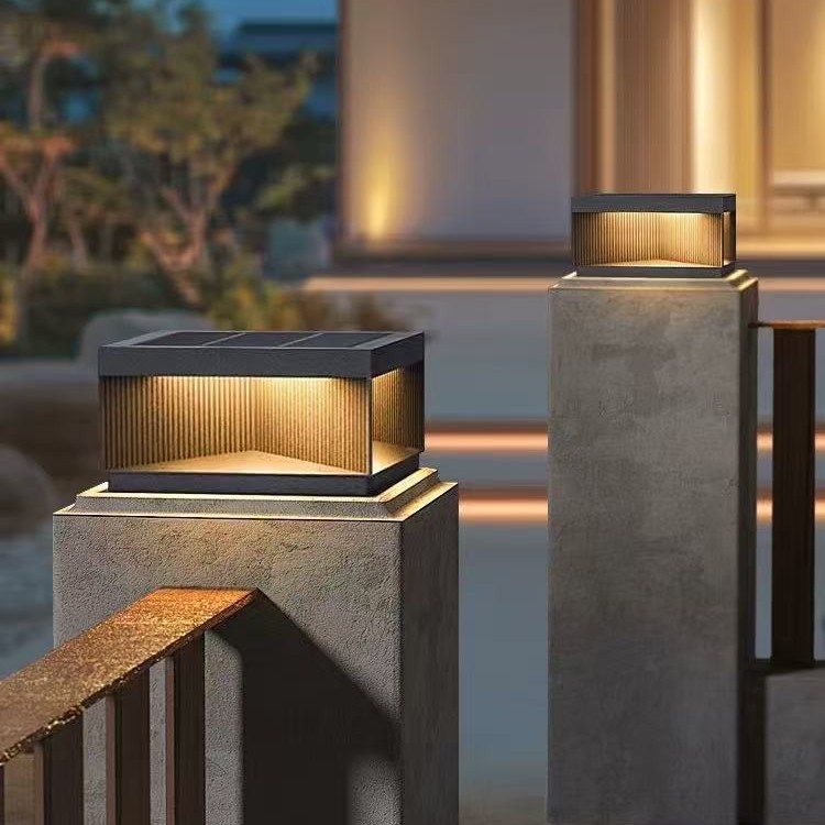 Solar Column Head Lamp, Courtyard Pillar Lamp, Outdoor Gate Pillar Lamp, Wall Vertical Pattern, Four-Sided Luminous Waterproof Pillar Lamp