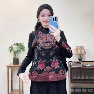 2024 Winter New Style Cotton Embroidery National Style Sleeveless Ware Shoulder Ethnic Style Contrast Color Design Short Buckle Vest for Women