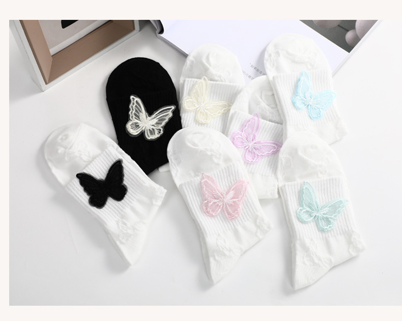 Femmes Décontractée Papillon Nylon Polyester Broderie Crew Socks Une Paire display picture 2