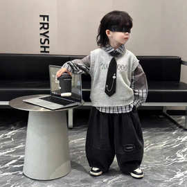 儿童套装洋气2025新款韩版男童学院拼接衬衫针织马甲裤子潮三件套