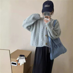 デザイン感絞り純色ショートニット麻花セーター女性秋冬新作小柄ソフトモチモチだらけカーディガン