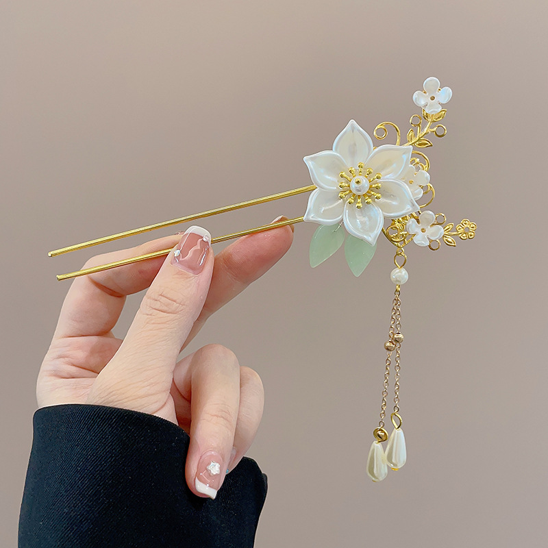 13 ¿ horquilla dorada con borlas de flores perladas de loto blanco (en bolsas)