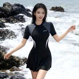 游泳衣女连体长袖中裤拼色运动款韩国显瘦竞技训练大码泳装潜水服