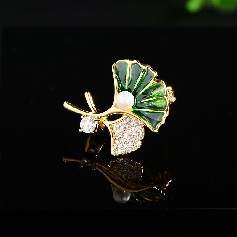 Ginkgo Zirconia Pearl Small Brooch Enamel All-match Mori Women's Exquisite Design Sense Corsage Pin Holiday Gift