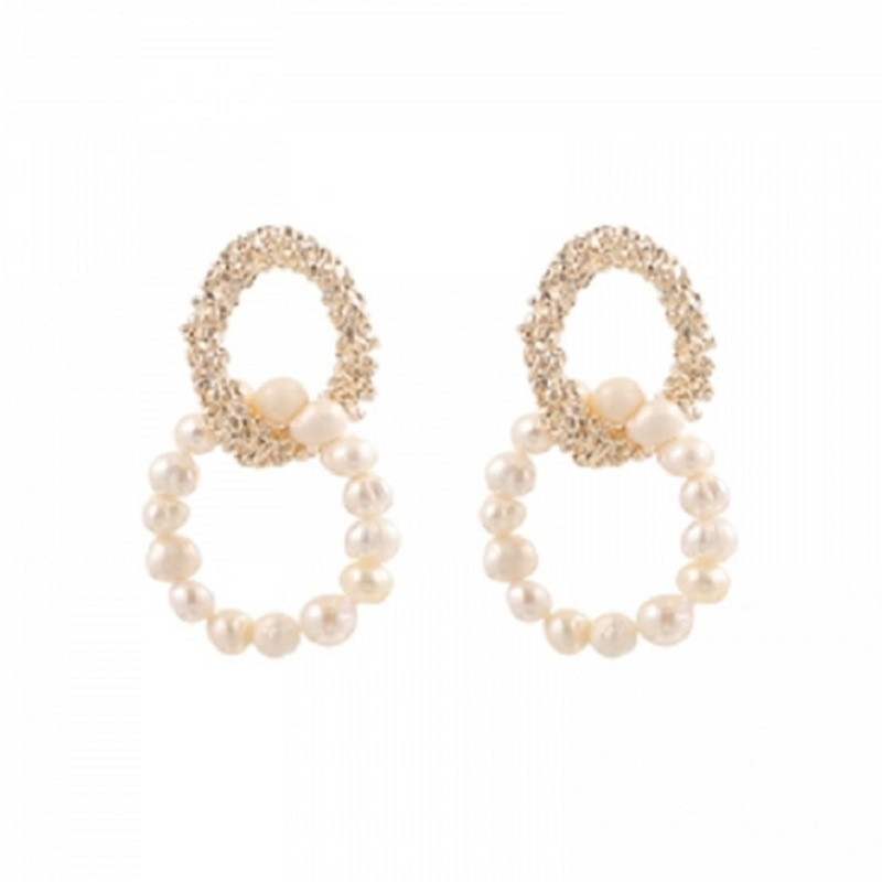 South Korea's High-end Pearl Summer New Earrings Personality Fresh Temperament Niche Design Earrings display picture 6