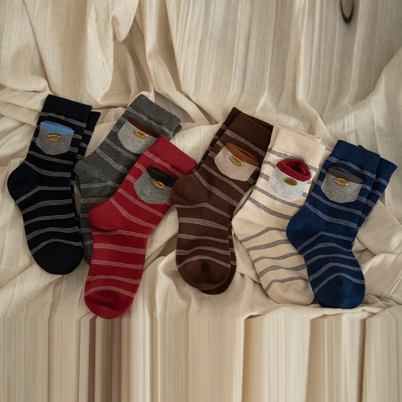 Pocket Socks for Women, Korean Dongdaemun Socks, Metal Letter Stripe Mid-Calf Socks, Fashionable Niche Socks for Autumn and Winter
